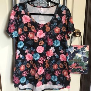 LulaRoe Classic T Large